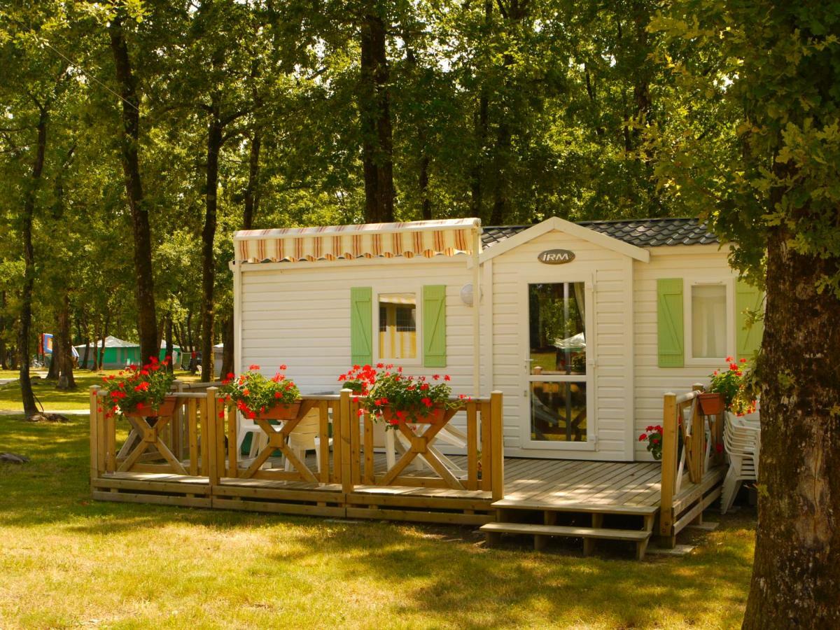 Camping Les Petites Minaudieres 호텔 Saint-Sauveur  외부 사진