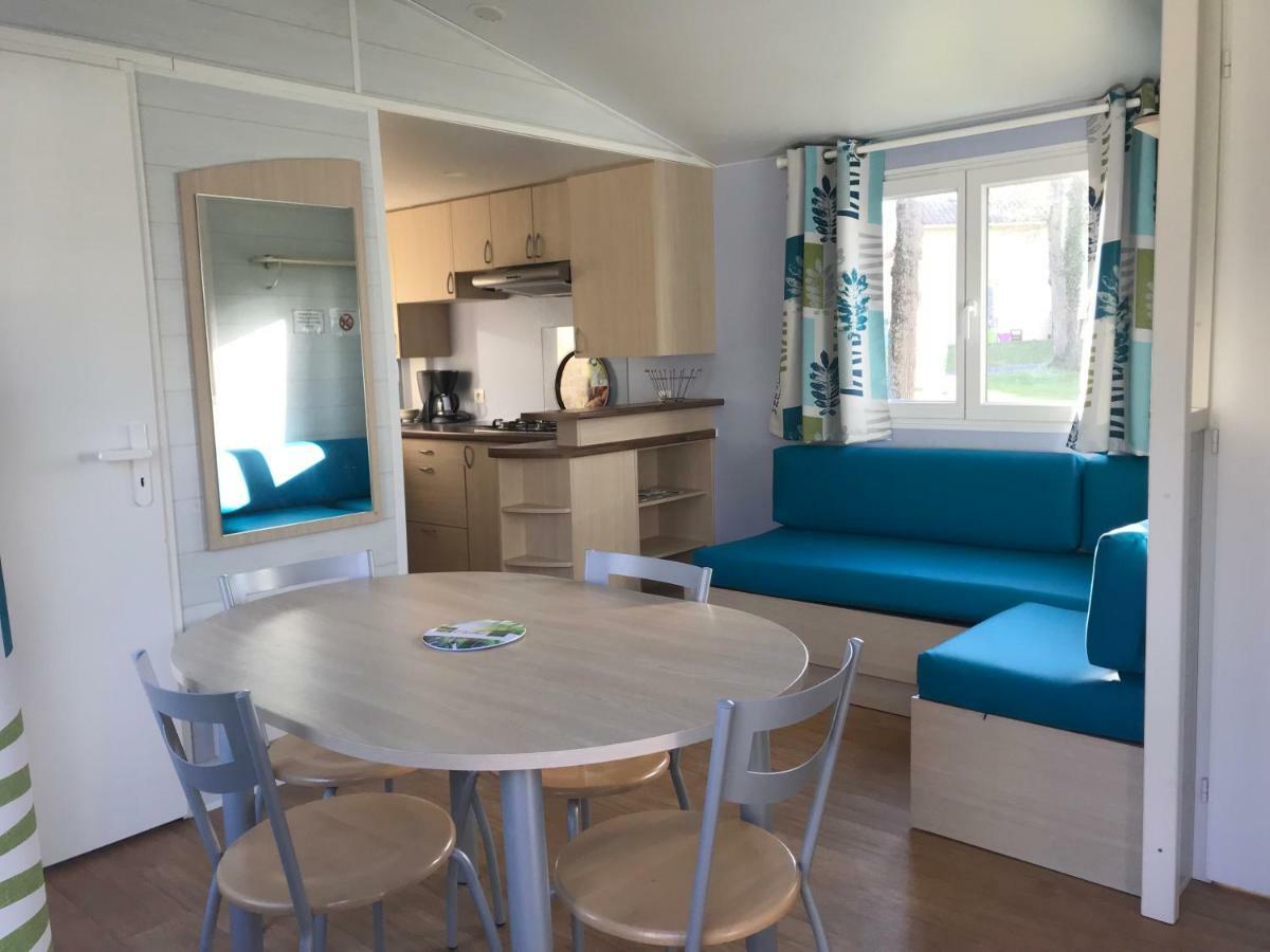 Camping Les Petites Minaudieres 호텔 Saint-Sauveur  외부 사진