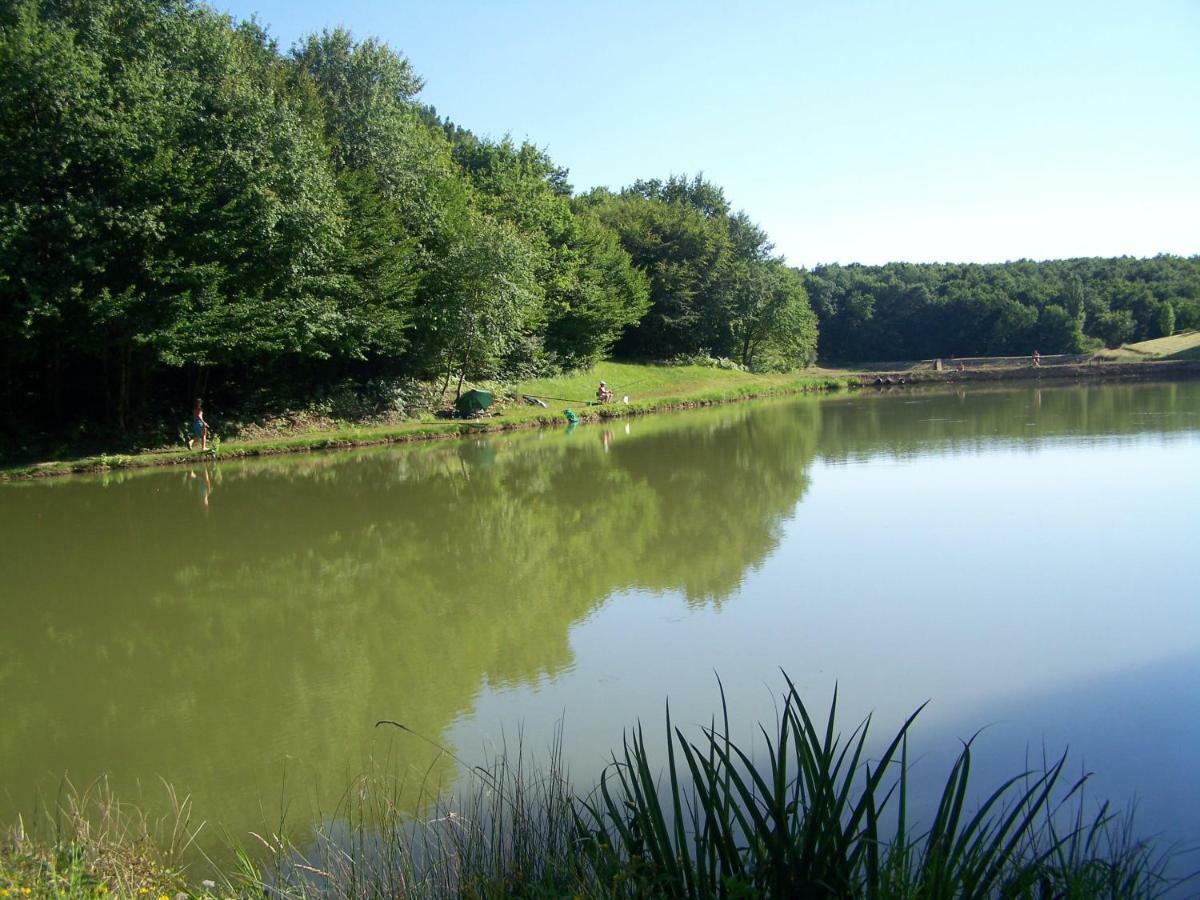 Camping Les Petites Minaudieres 호텔 Saint-Sauveur  외부 사진