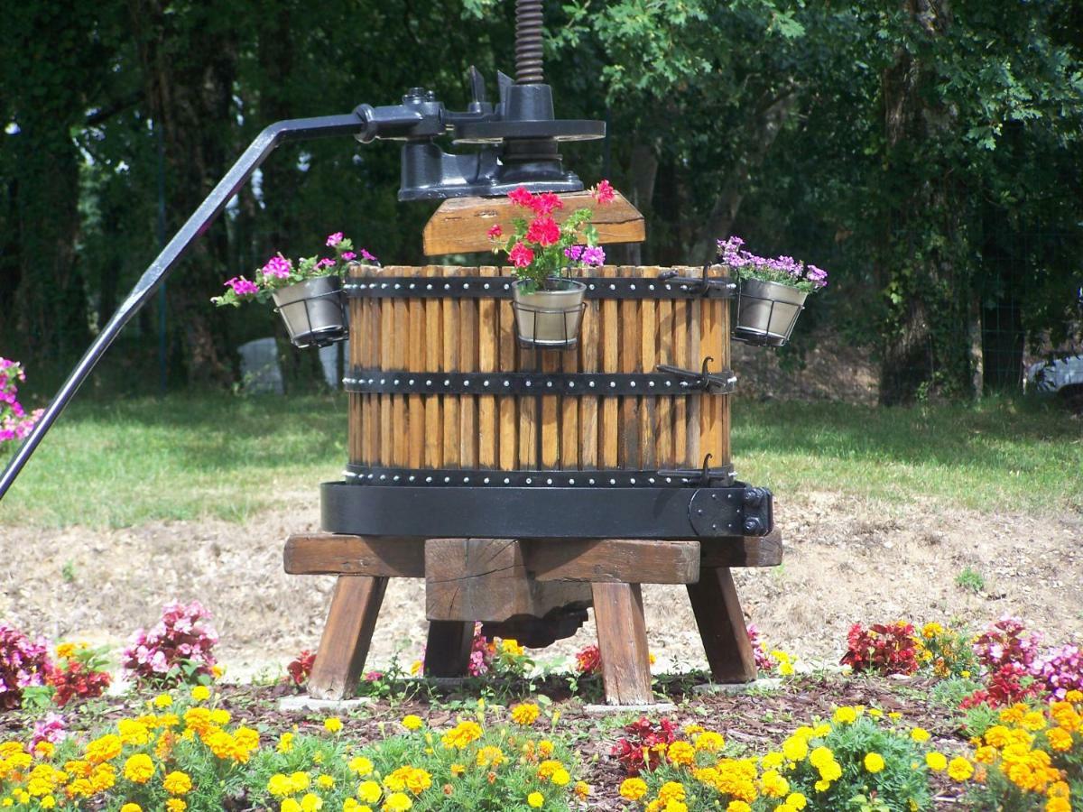 Camping Les Petites Minaudieres 호텔 Saint-Sauveur  외부 사진